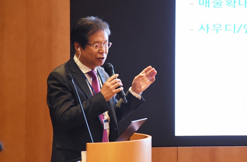 △요코타 타케시 효성중공업 대표가 4일 오후 마포 본사에서 국내외 투자자들을 대상으로 사업내용 및 비전 등을 설명했다/사진=효성중공업