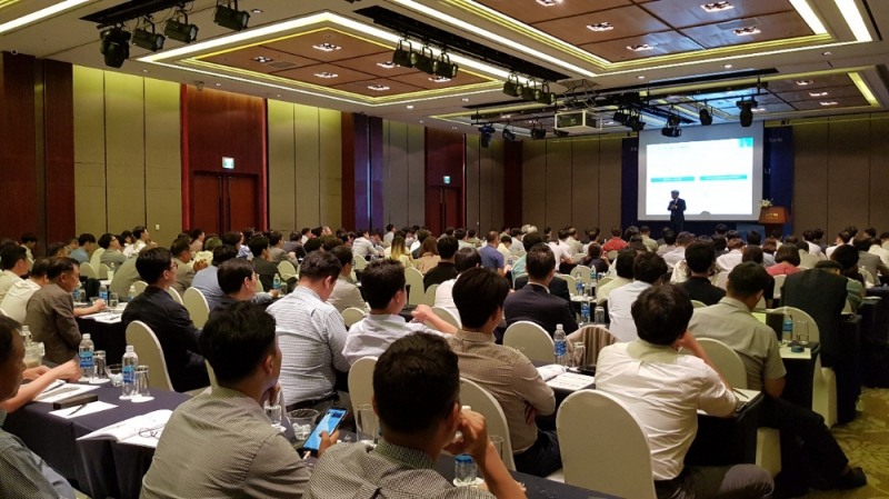 4일 베트남 호치민시 롯데 레전드 사이공 호텔에서 진행된 ‘2019년 하반기 글로벌 및 베트남 경제 세미나’ 가 열렸다. / 사진= 신한은행