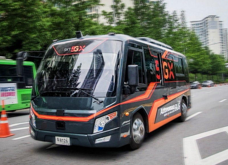 △SK텔레콤의 5G 자율주행 버스의 모습/사진=SK텔레콤