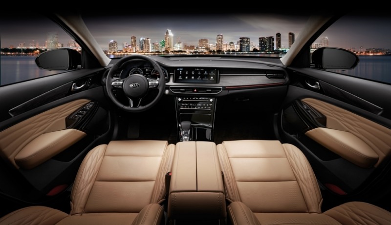 K7 프리미어 '트림 제한 없는 옵션' 통했다...사전계약 8일 8000대 자체기록 경신