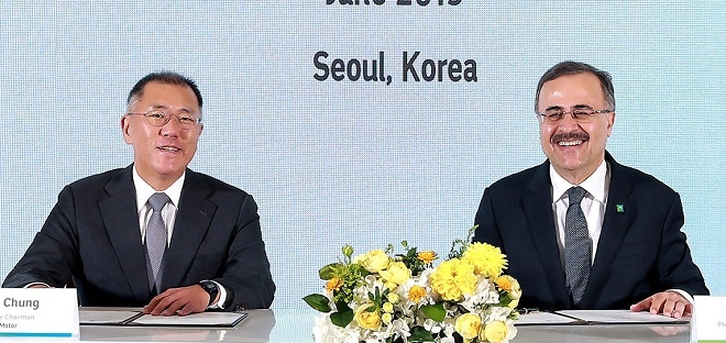 정의선 수석부회장(왼쪽)과 사우디 아람코 아민 H. 나세르 대표이사 사장. (사진=현대차)