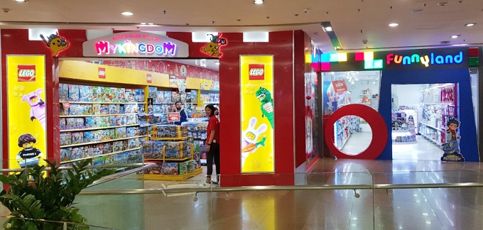 Vincom Center 쇼핑 몰 안의 어린이 상품 스토어 (사진=김우성)
