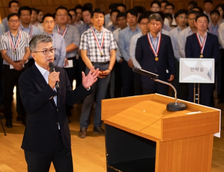 장세욱 동국제강 부회장이 창립 65주년 기념식에서 기념사를 전하고 있다(사진=동국제강)