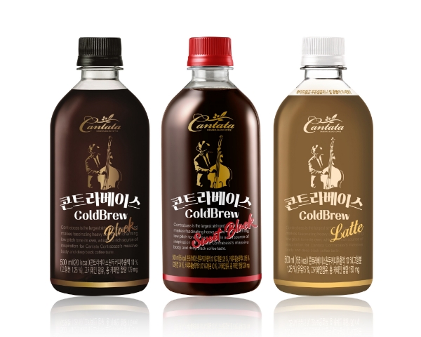 칸타타 콘트라베이스 콜드브루 시리즈 3종. 사진 가운데가 이번 출시된 '스위트블랙'이다. /사진제공=롯데칠성음료