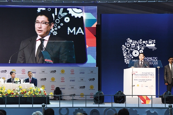 ▲ 조현준 회장이 인도 마그네틱 마하라슈트라 컨버전스 2018에서 연설하고 있다.
