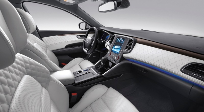 SM6 프리미에르 인테리어.