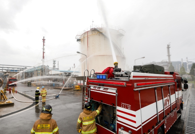 대림산업은 석유화학사업부에서 운영하고 있는 여수 석유화학공장에서 비상사태 대응 훈련을 실시했다. /사진=대림산업.
