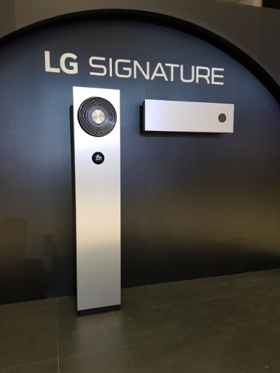 △사진은 LG전자가 시그니처 에어컨의 모습. 가습, 제습, 냉난방, 공기청정 등 공기 관련 모든 기능이 가능한 가전의 미래라고 기업은 설명했다/사진=오승혁 기자(자료 편집)