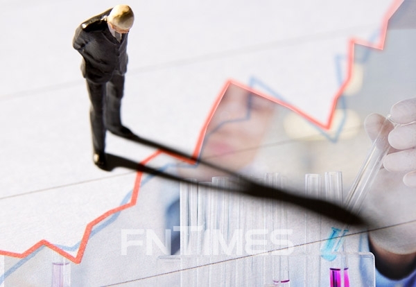 원·달러 환율 천정부지…외국인 ‘셀 코리아’ 가속 우려