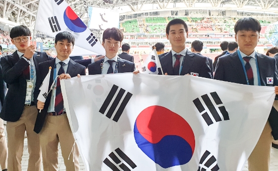 ▲ 제 45회 국제기능올림픽’ 현대중공업 대표 선수 임채원, 최원진, 조우의, 신동민, 정득희 (왼쪽부터) /사진=현대중공업