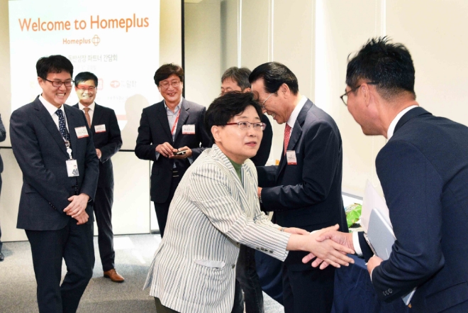 홈플러스는 지난달 30일 서울 등촌동 홈플러스 본사에서 열린 ‘그로서리 동반성장 파트너 간담회’를 열었다. /사진=홈플러스.