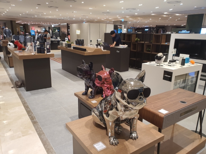 롯데백화점은 지난 3월 노원점에 프리미엄 가전 매장인 ‘아이디어&펀 매장’을 오픈, 약 5개월 간 목표 매출을 250% 초과 달성했다고 밝혔다. /사진=롯데쇼핑.