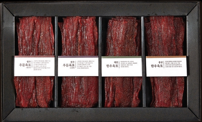 현대백화점은 올 추석 명절 선물세트로 육포·견과 등 간식거리 선물세트를 지난해 대비 30% 이상 늘린다. /사진=현대백화점그룹.