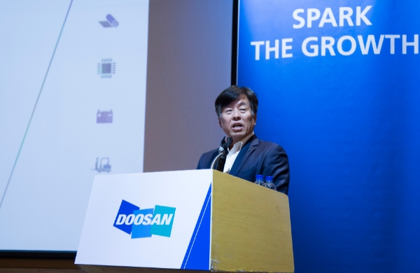 △ 존속법인인 ㈜두산의 성장 전략과 비전을 소개하고 있는 동현수 ㈜두산 부회장. /사진=㈜두산