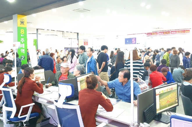 ‘주례 롯데캐슬 골드스마트’ 견본주택에 주말 3일간 2만1000여명이 다녀갔다. /사진=롯데건설.