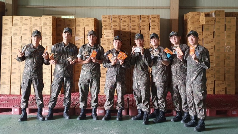 롯데제과, 국군의 날 맞아 국군 장병들에게 위문품 전달