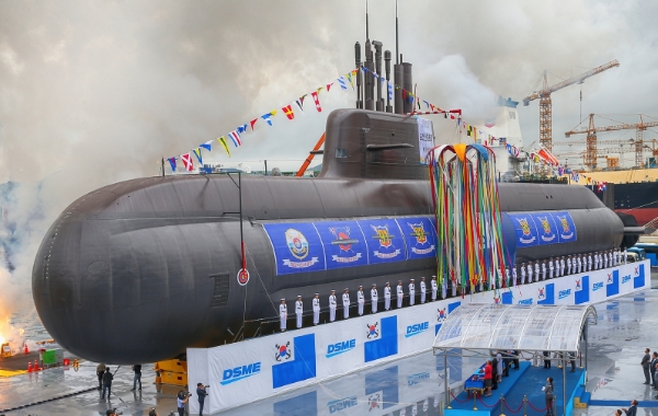△ 대우조선해양이 건조중인 대한민국 최초 3000톤급 잠수함인 ‘도산안창호함’(장보고-III 1차사업 1번함) 진수식 모습. /사진=대우조선해양