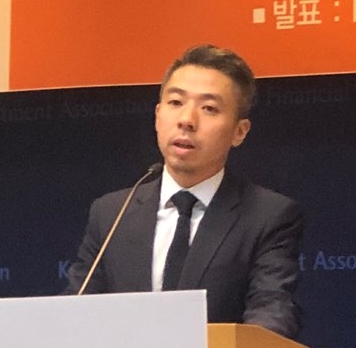 ▲프랭크 수이 밸류파트너스 투자부문이사가 18일 서울 여의도 금융투자협회에서 열린 ‘한화밸류파트너스아시아고배당 펀드 출시 기자간담회’에서 펀드 설명을 하고 있다./사진=한국금융신문