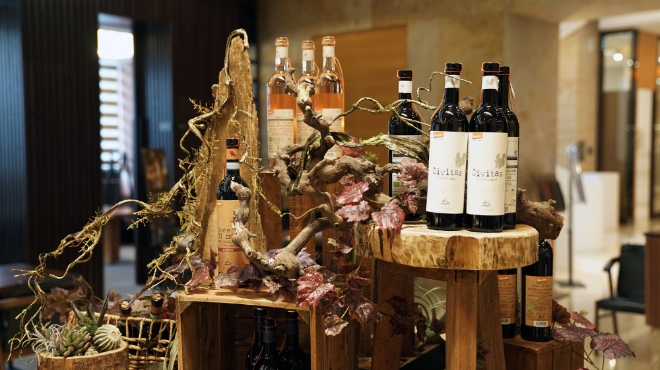 현대그린푸드는 ‘현대그린푸드 전용 내추럴 와인’을 선보인다. /사진=현대백화점그룹.