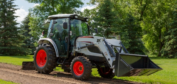 △ 두산밥캣이 최근 북미시장에 출시한 콤팩트 트랙터(Compact Tractor), CT5558 모델. /사진=두산밥캣