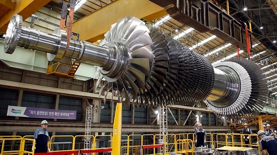 △ 두산인프라코어의 발전용 대형가스터빈 270MW급 모델. /사진=두산그룹