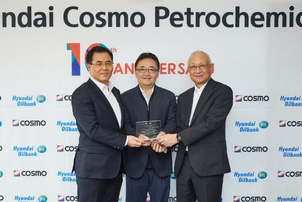 △ 강달호 현대오일뱅크 대표와 이영우 현대코스모 대표, 다나카 일본 코스모오일 대표. /사진=현대오일뱅크
