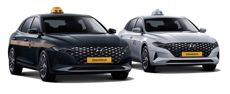 더뉴 그랜저 택시 고급형(왼쪽)과 기본형.