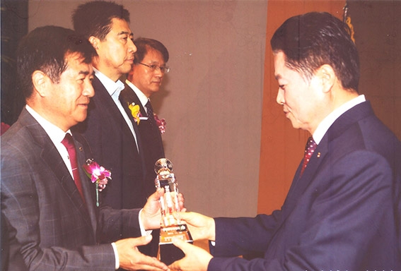 남인천농협, ‘상호금융대출금 2조원 달성탑’ 수상