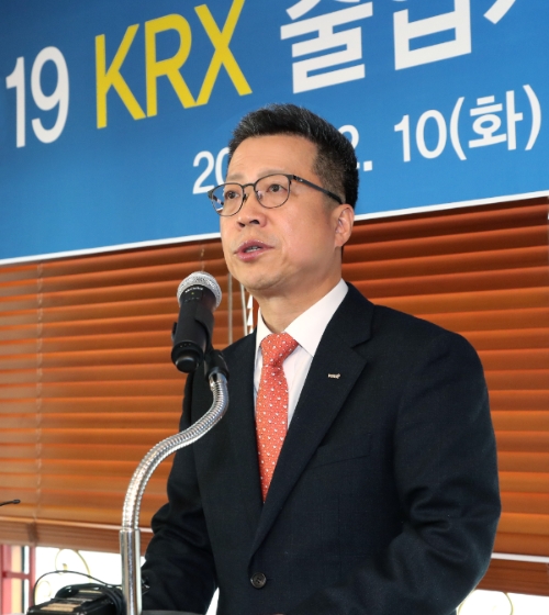 ▲10일 여의도에서 열린 기자간담회에서 정지원 한국거래소 이사장이 2020년 한국거래소 주요 추진사업에 대해 설명하고 있다./ 사진=한국거래소