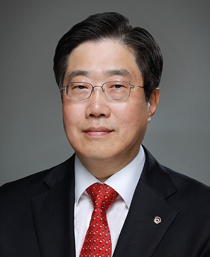 이태길 한화그룹 커뮤니케이션위원회 위원장 1964. 08 서울 生1988. 02 서울대학교 신문학 卒1990. 02 서울대학교 신문학 석사1991. 11 한화케미칼 입사1999. 01 한화그룹 홍보팀2001. 09 한화그룹 경영기획실2012. 03 한화케미칼 EVA영업팀장2015. 12 컴플라이언스위원회