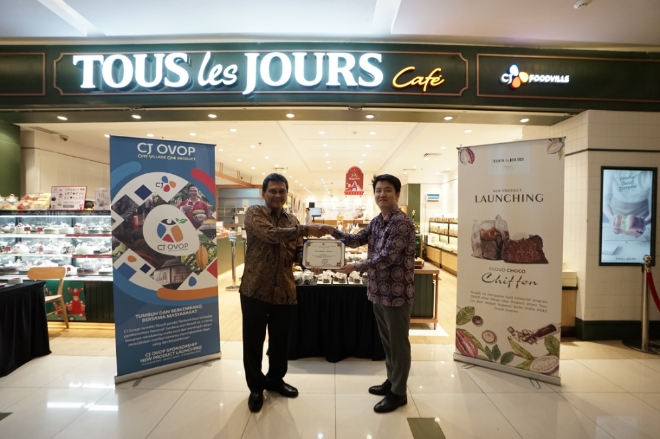 뚜레쥬르가 인도네시아 지역 사회와 상생을 통해 현지에서 제품을 선보인다. /사진=CJ푸드빌.