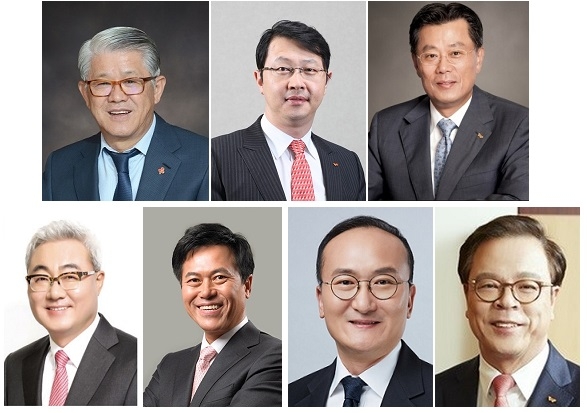 (왼쪽 위부터 시계방향) 최신원 SK네트웍스 회장, 최재원 SK그룹 수석부회장, 조대식 SK수펙스추구협의회 의장, 이완재 SKC 사장, 이석희 SK하이닉스 사장, 박정호 SKT 사장, 김준 SK이노베이션 총괄사장.