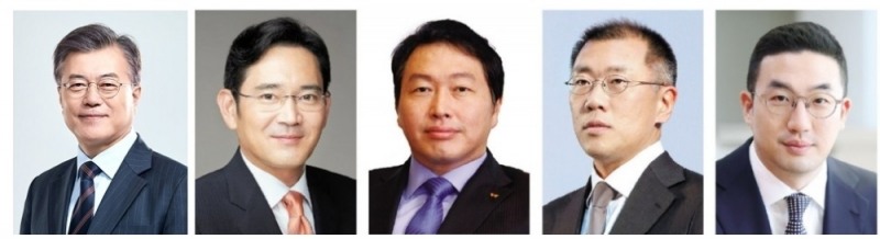 (왼쪽부터)문재인 대통령, 이재용 삼성전자 부회장, 최태원 SK그룹 회장, 정의선 현대차그룹 수석부회장, 구광모 LG 회장.