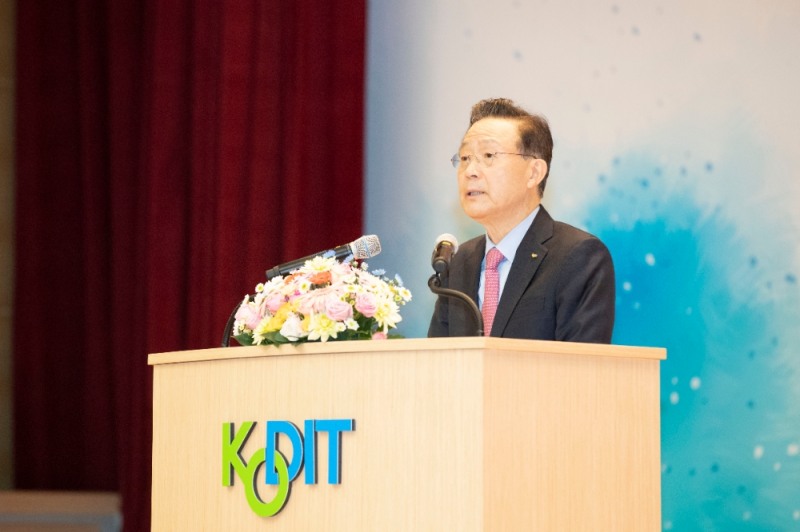 윤대희 신용보증기금 이사장이 2일 대구 본점에서 열린 ‘2020년도 신용보증기금 시무식’에서 신년사를 발표하고 있다./사진=신용보증기금