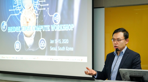 △ 이강원 SK텔레콤 클라우드랩스장이 SK텔레콤 MEC 전략을 소개하고 있다. /사진=SK텔레콤