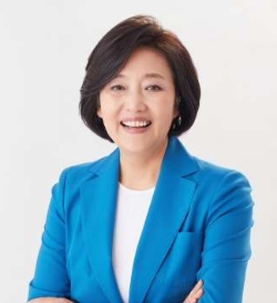 박영선 중기부 장관, 한국 장관 최초로 다보스포럼 이사 위촉…21~23일 포럼 참석