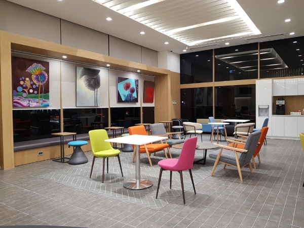 더케이저축은행이 임혜영 작가 초대전을 개최한다고 13일 밝혔다. / 사진 = 더케이저축은행