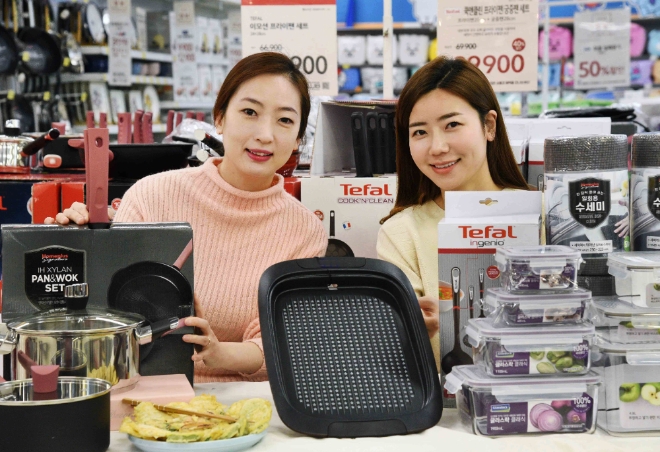 홈플러스는 오는 27일까지 명절에 많이 사용하는 주방용품 260여 종을 모아 최대 50% 할인 판매하는 ‘주방용품 대전’을 진행한다. /사진=홈플러스.