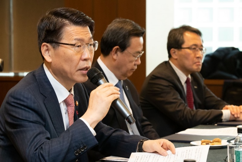 은성수 금융위원장은 22일 서울 중구 은행연합회에서 은행권 포용금융 성과점검 간담회를 진행했다. / 사진= 금융위원회(2020.01.22)