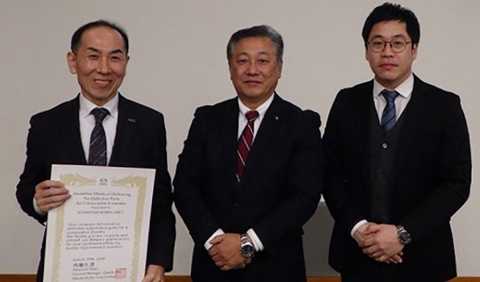 이병찬 셰플러코리아 대표(왼쪽).