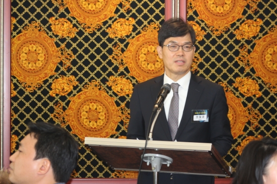 안철경 보험연구원장이 4일 서울 여의도 모처에서 신년 기자간담회를 열고, 2020년 연구원 운영 방향을 발표하고 있다. / 사진 = 보험연구원