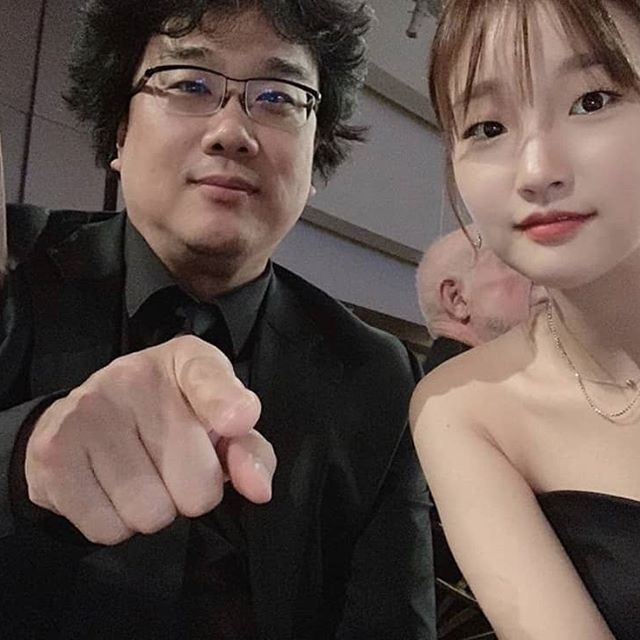 봉준호 감독(왼쪽)과 영화 기생충의 배우 박소담의 모습/사진=인스타그램 자료 편집