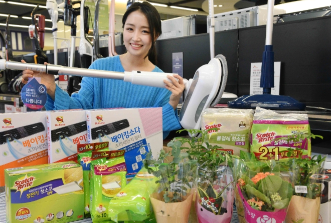 홈플러스는 위생 관리, 면역력 강화에 대한 고객들의 관심을 고려해 청소 기획전을 진행한다. /사진=홈플러스.