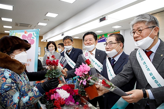 농협상호금융, '꽃피는 새봄맞이 고객 캠페인' 전개