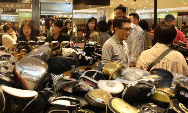 롯데백화점 잠실점은 본격 골프 시즌을 앞두고 오는 24일부터 다음 달 1일까지 ‘NO.1 골프 페어’ 행사를 진행한다. /사진=롯데그룹.