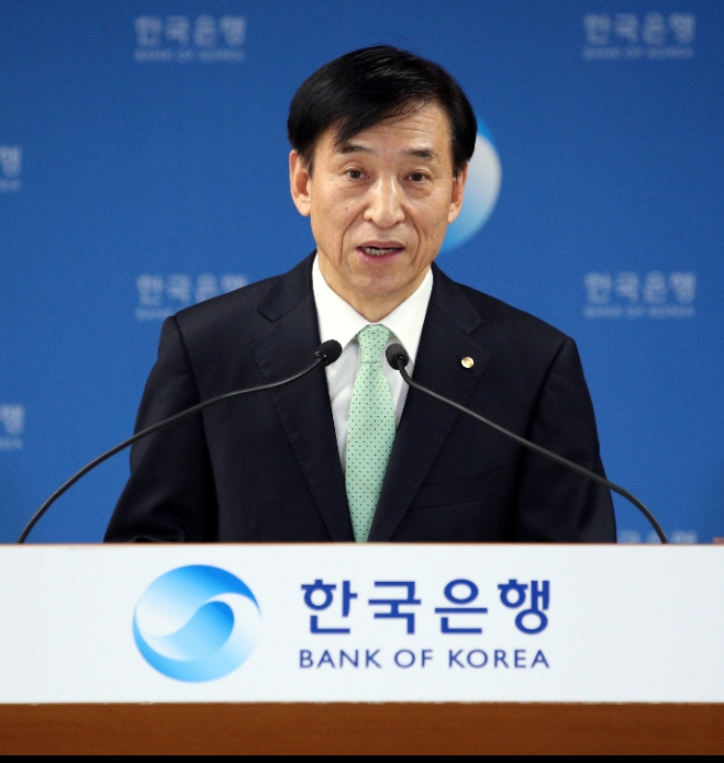 이주열 한국은행 총재가 27일 오전 서울 중구 한은 본관에서 열린 통화정책방향 기자간담회에서 발언하고 있다./사진=한국은행