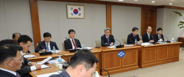 △ 이동빈 수협은행장이 지난 14일 경영전략회의를 주재했다. /사진=Sh수협은행