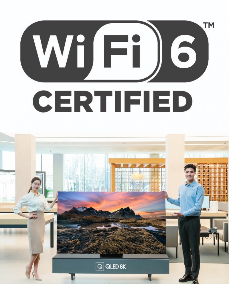 (상단) 와이파이6 인증 (하단) 삼성전자 모델들이 2020년형 QLED 8K TV를 홍보하는 모습/사진=삼성전자