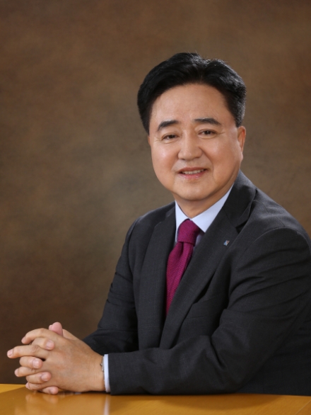 신용길 생명보험협회장. / 사진 = 생명보험협회