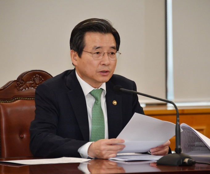 김용범 전 기재차관 “달러 사재기 길 무제한 열려 있어”…외환당국에 쓴소리